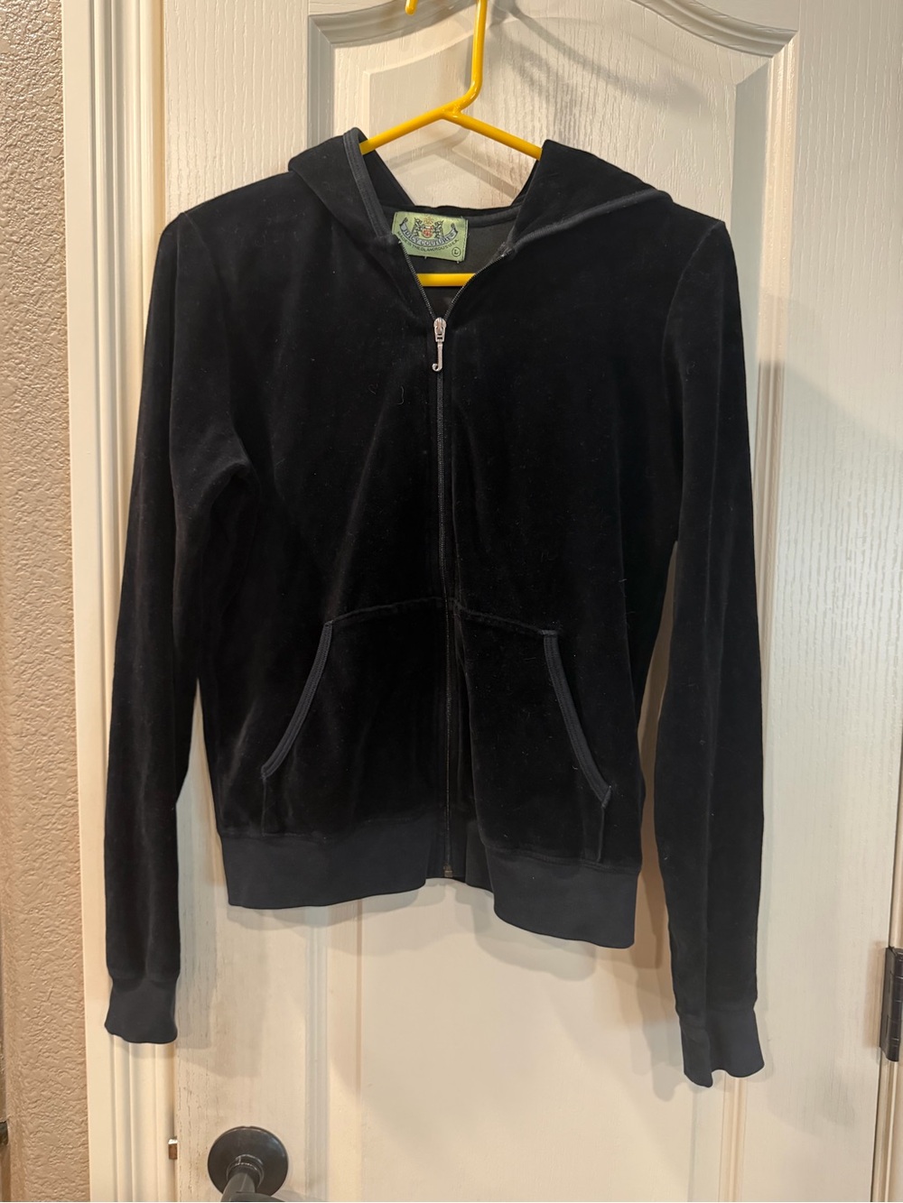 Vintage Y2K Women’s Juicy Couture Black Velour Zip Up Size Large
